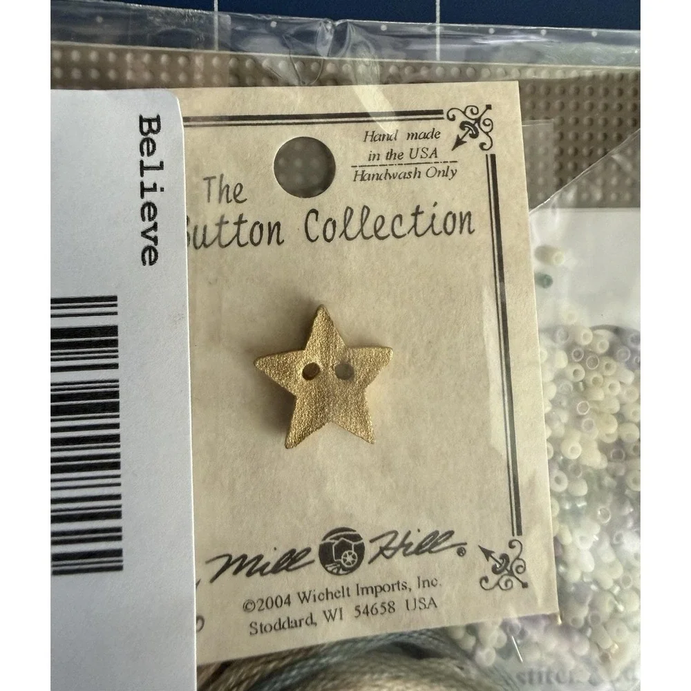 Mill Hill Buttons & Beads Winter Series BELIEVE Santa w Ceramic STAR Button